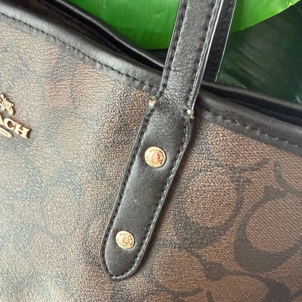 Coach City Tote in Signature Canvas Brown/Black - Classic & Spacious - Picture 13 of 17